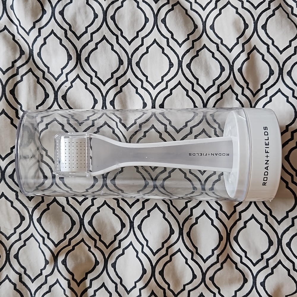 BNIB RODAN+FIELDS DERMABRASION WAND